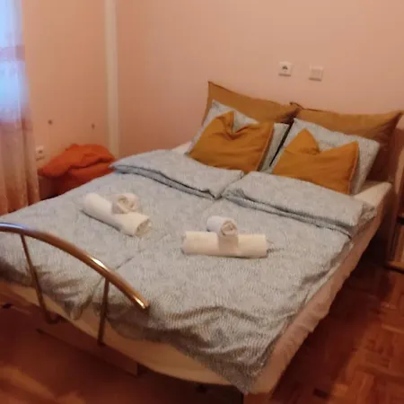 Lul Brus Apartment